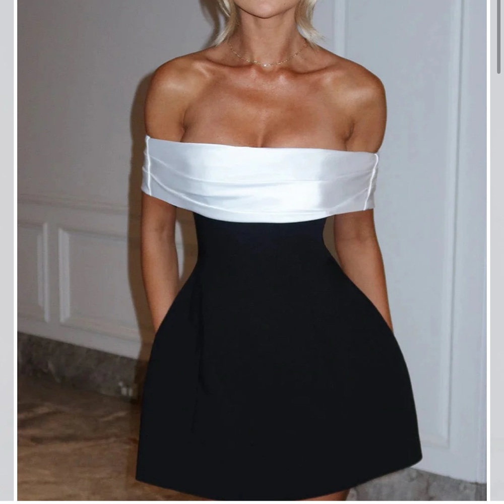 Chic Strapless Black and White Dress